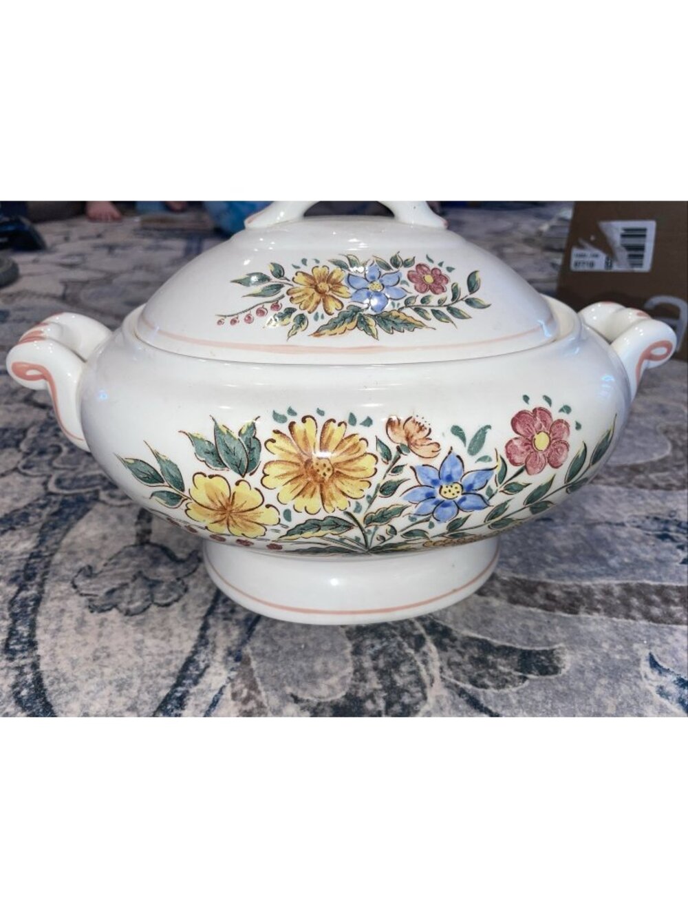 VINTAGE LARGE SOUP TUREEN W/LID WITH MULTICOLORED FLOWERS JAPAN VERY NICE